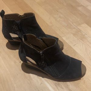 earth cosmos shoes